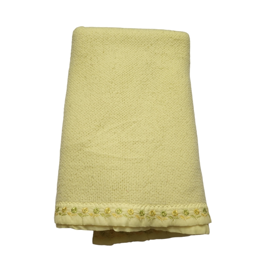 Vintage Yellow Waffle Weave Embroidered Floral Satin Trim Blanket